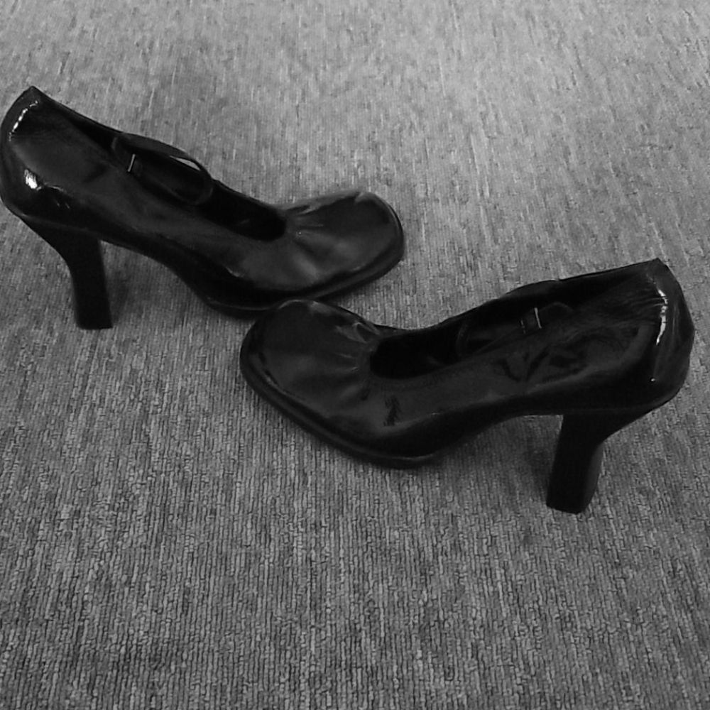Black Patent Leather Shoes with block heels